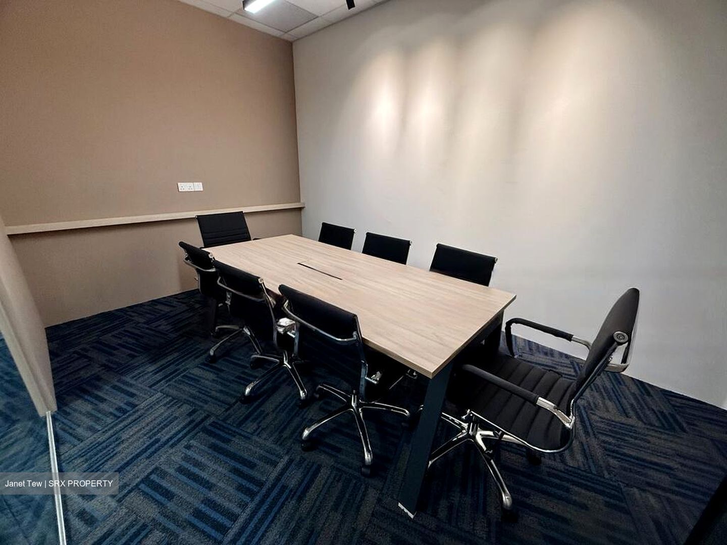 PLUS (D1), Office #484047981